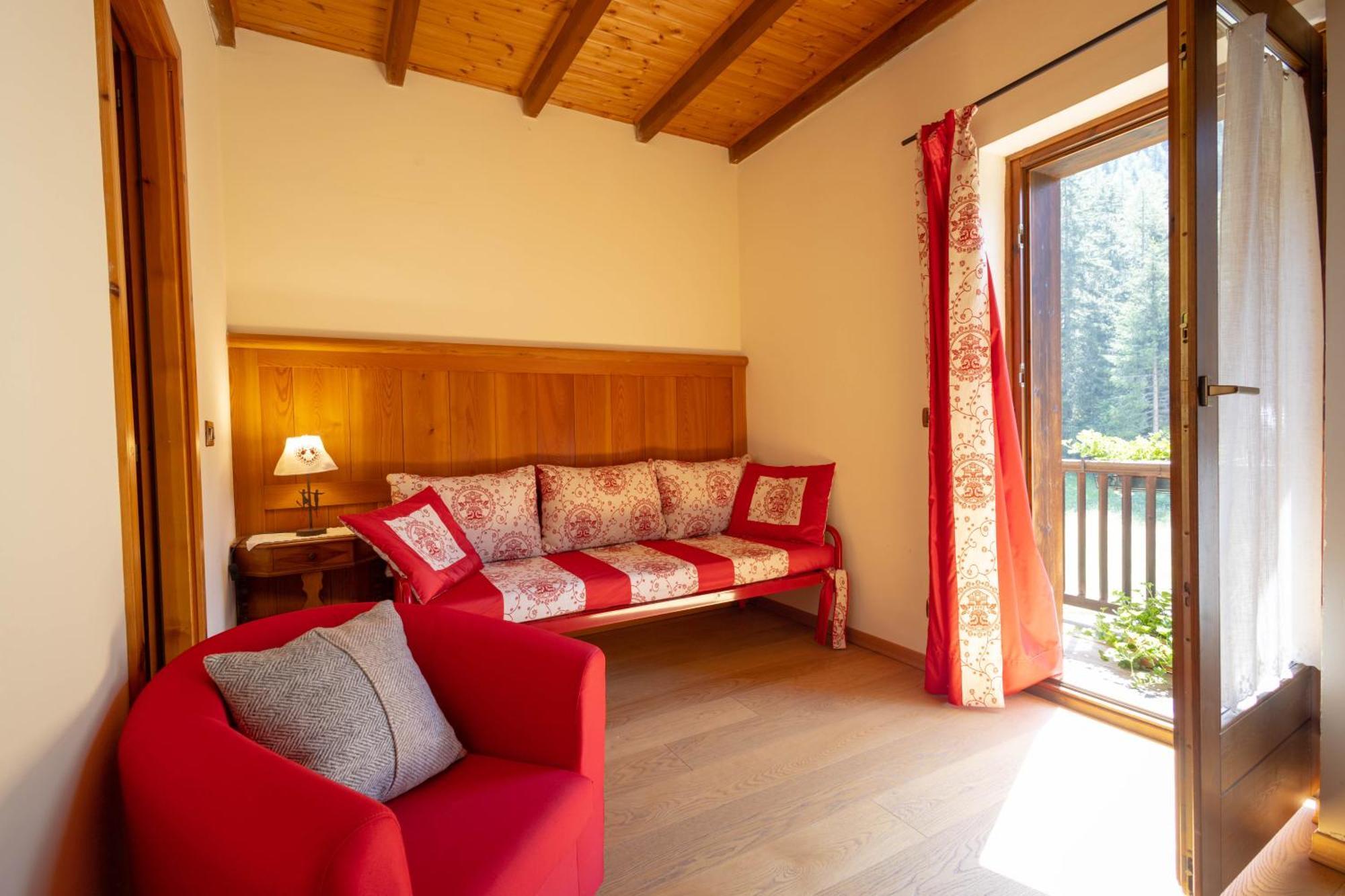 Alpine Forest Hotel Чамполук Екстериор снимка