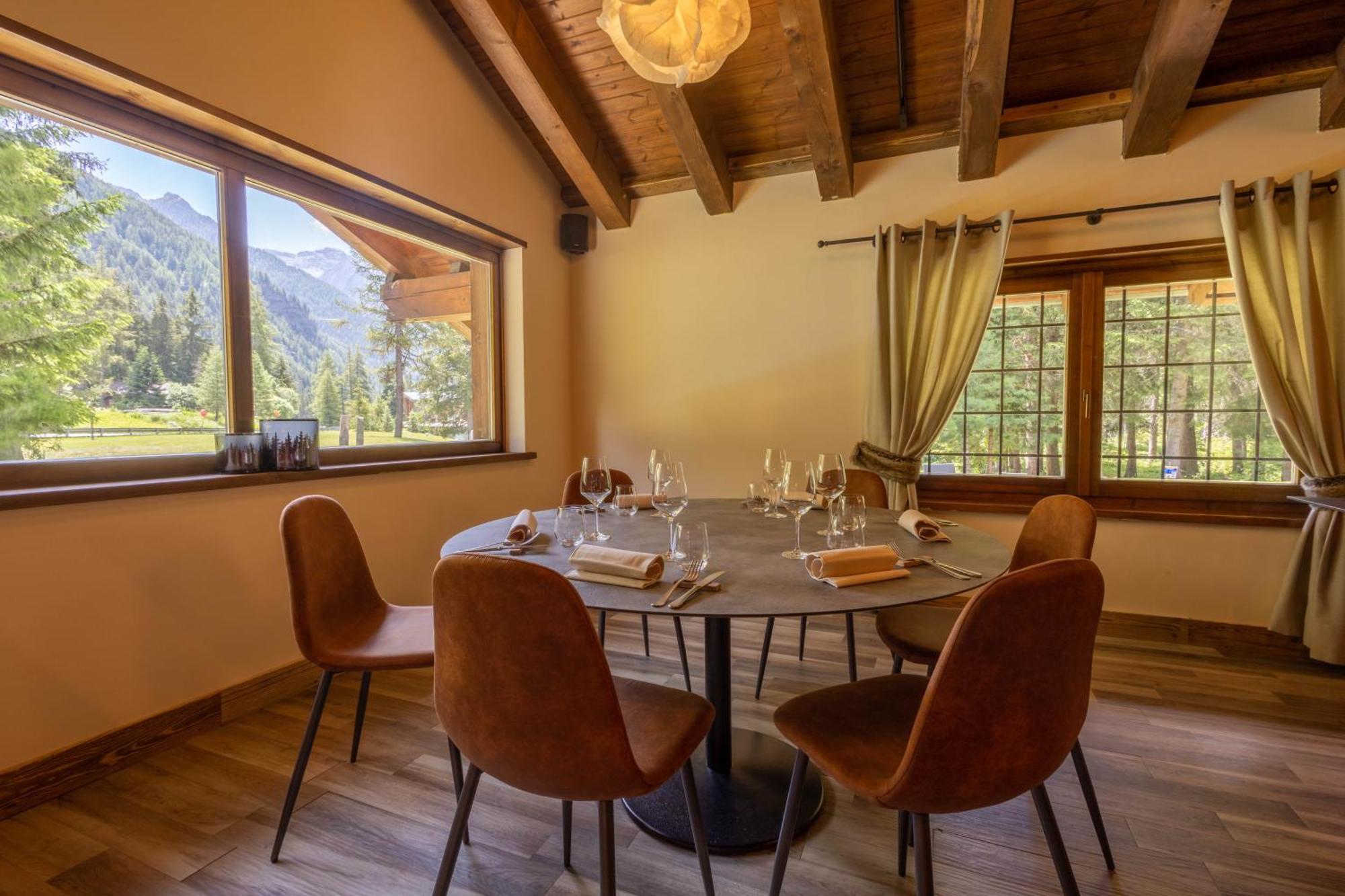 Alpine Forest Hotel Чамполук Екстериор снимка