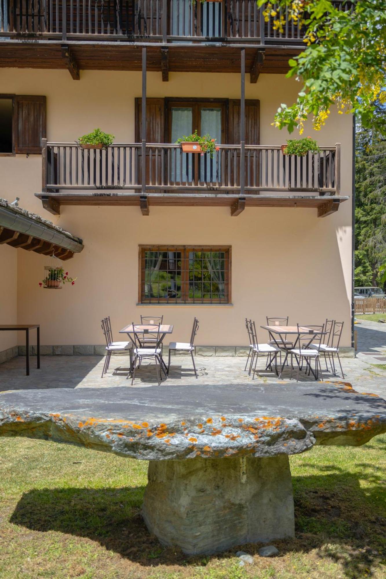 Alpine Forest Hotel Чамполук Екстериор снимка