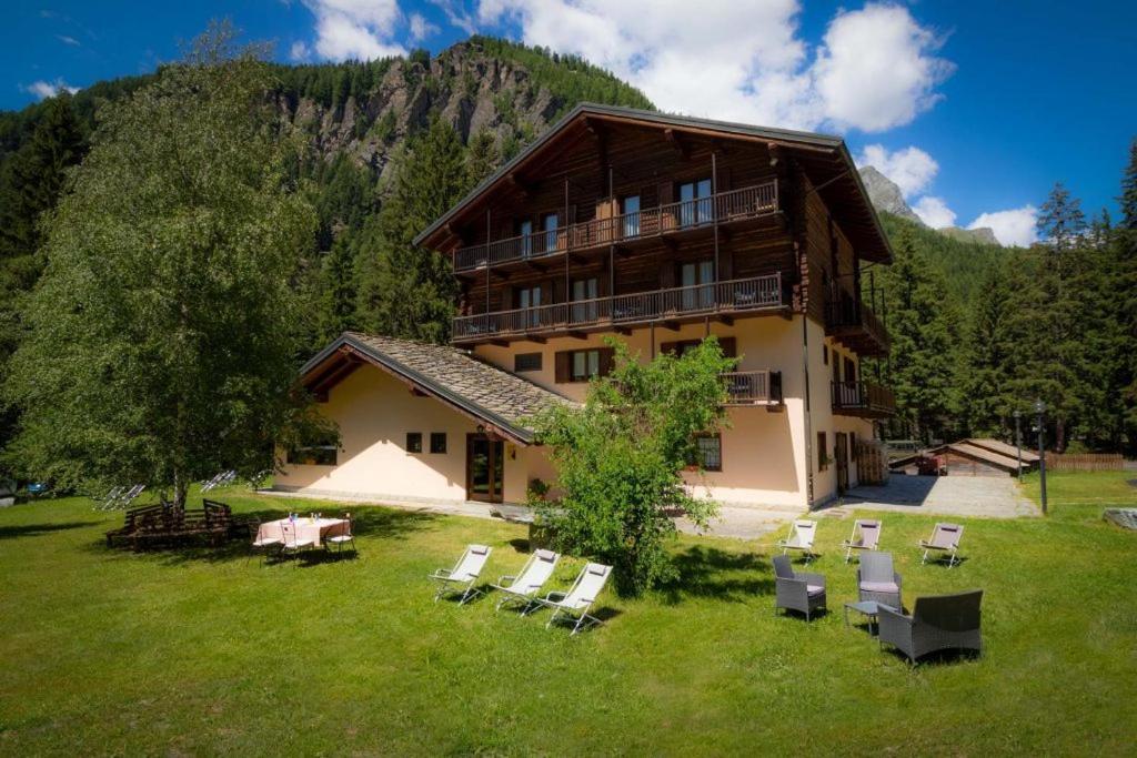 Alpine Forest Hotel Чамполук Екстериор снимка